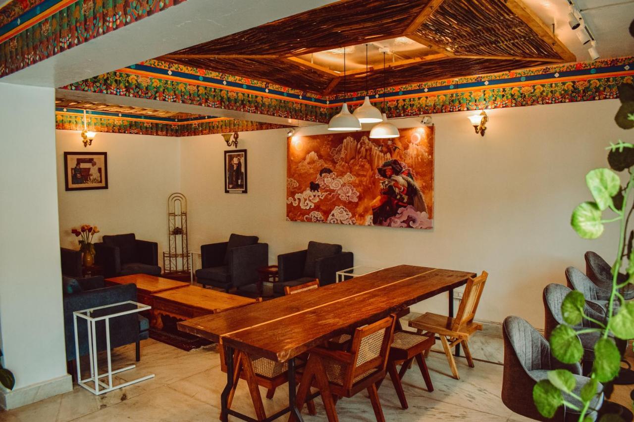 Hotel Lingzi Лех Екстериор снимка