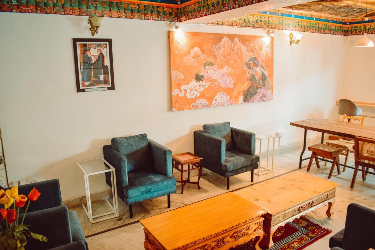 Hotel Lingzi Лех Екстериор снимка