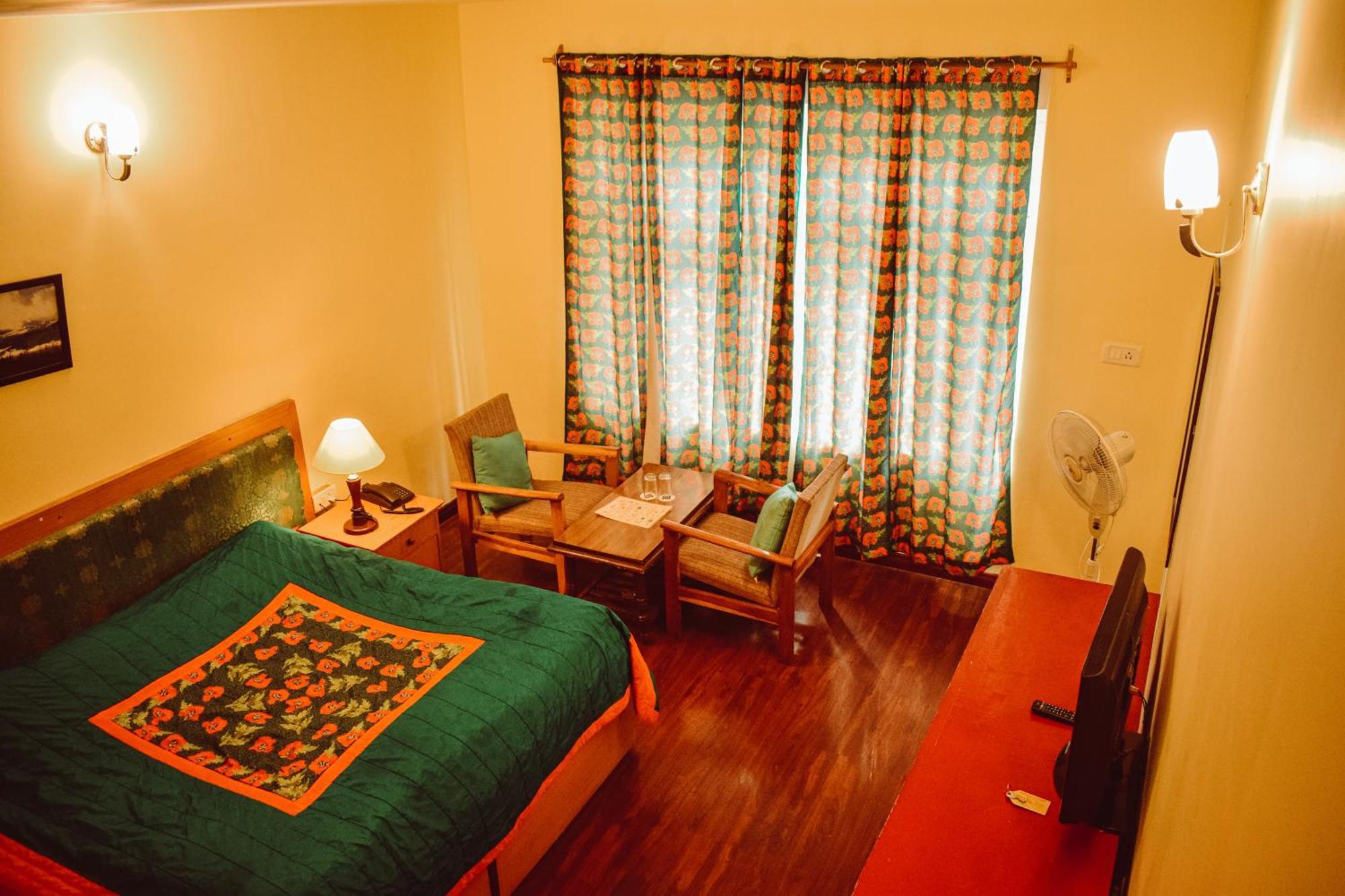 Hotel Lingzi Лех Екстериор снимка