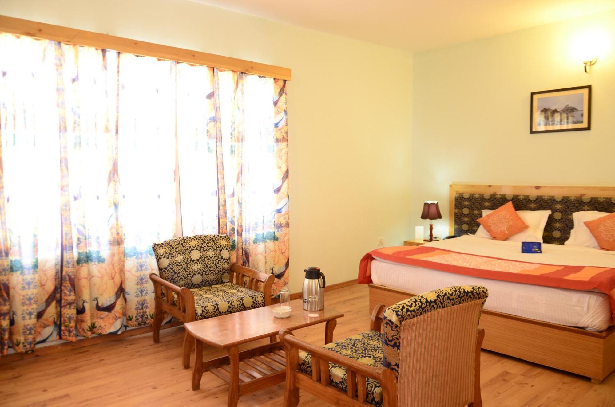 Hotel Lingzi Лех Екстериор снимка
