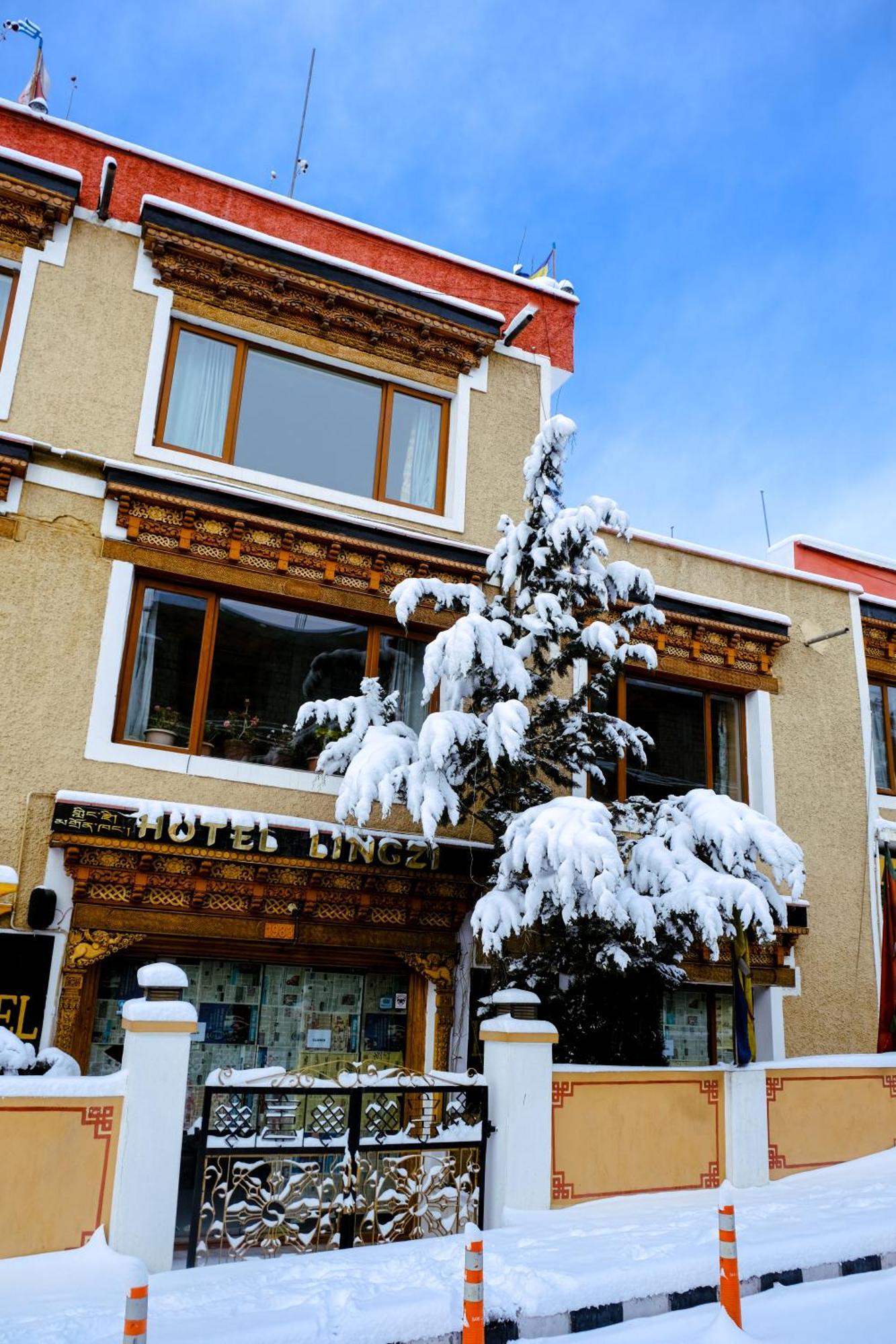Hotel Lingzi Лех Екстериор снимка
