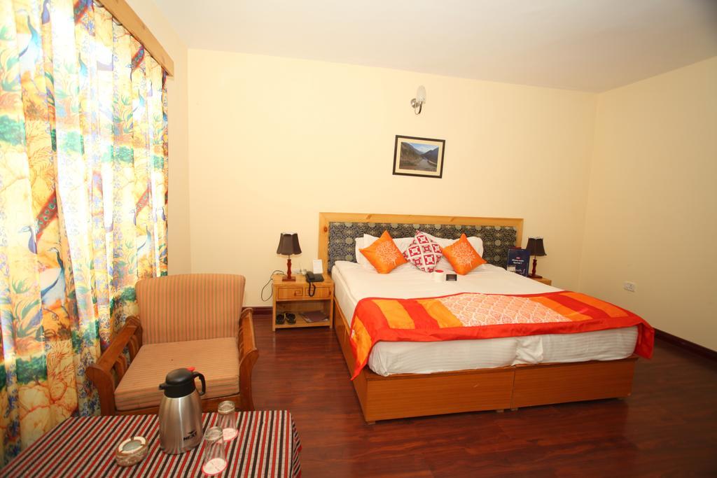 Hotel Lingzi Лех Екстериор снимка