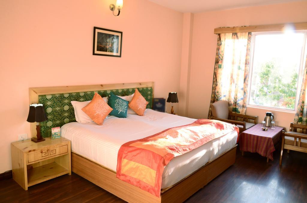 Hotel Lingzi Лех Екстериор снимка