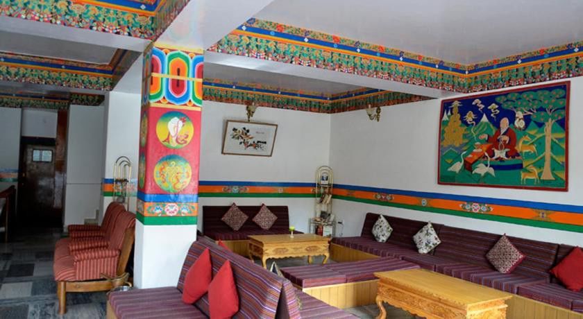 Hotel Lingzi Лех Екстериор снимка