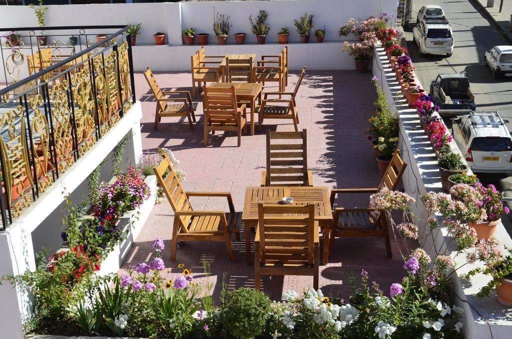 Hotel Lingzi Лех Екстериор снимка
